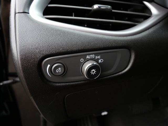 Used 2025 Chevrolet Malibu RS FWD image 16