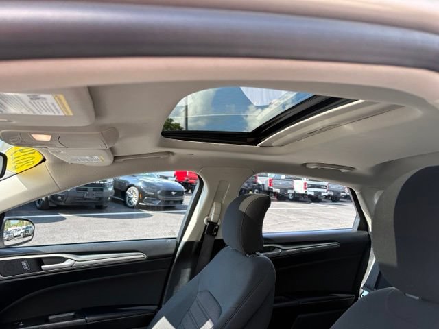 Certified 2019 Ford Fusion SE FWD image 16
