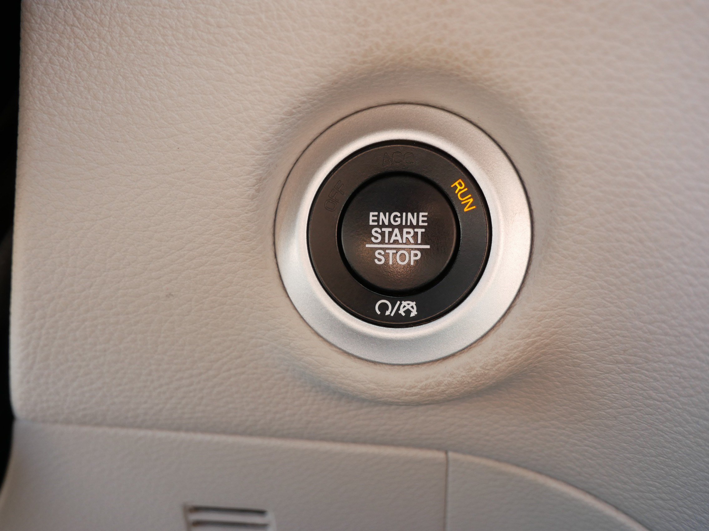 Used 2023 Chrysler Pacifica Limited FWD image 30