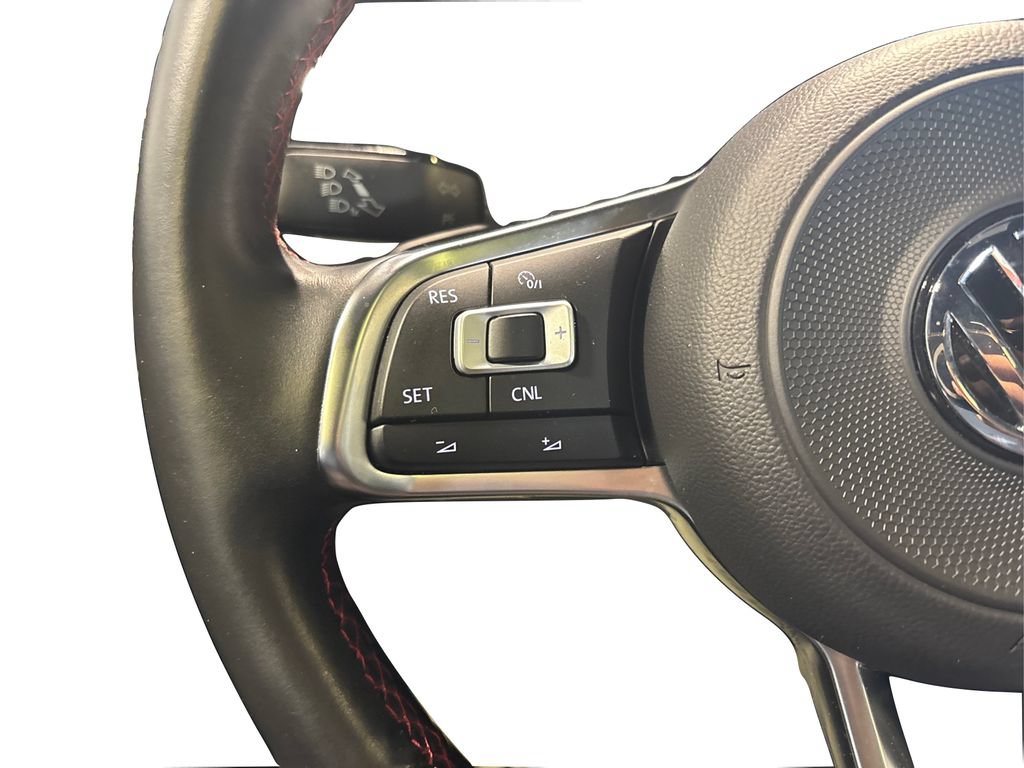 Used 2018 Volkswagen GTI SE FWD image 33