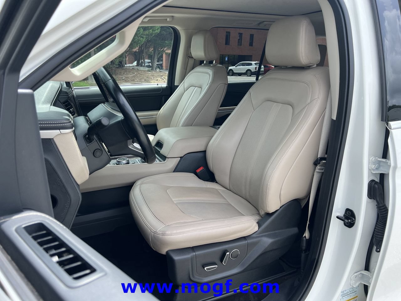 Certified 2023 Ford Expedition Limited AWD/4WD image 20