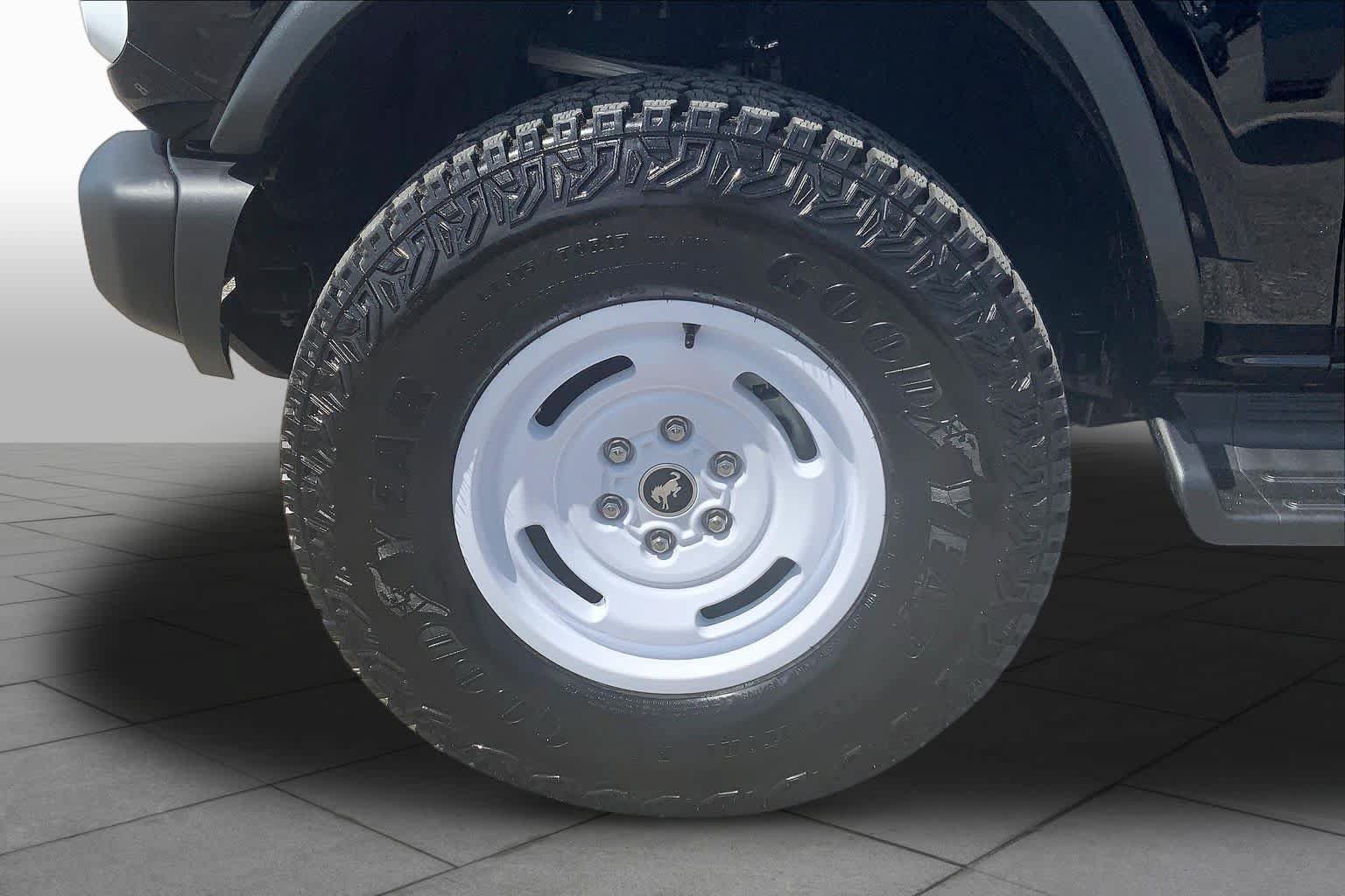 Certified 2026 Ford Bronco Heritage Edition AWD/4WD image 10