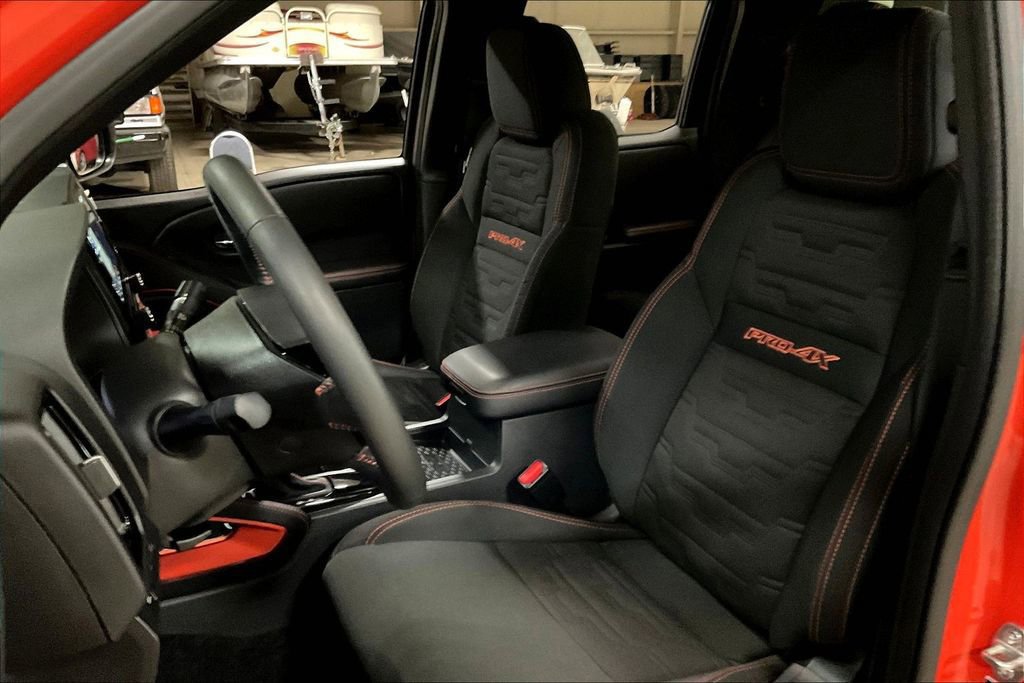 Used 2025 Nissan Frontier PRO-4X w/ Pro Convenience Package image 23