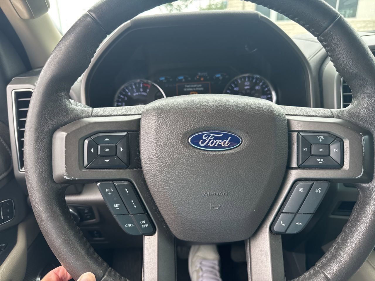 Certified 2018 Ford Expedition XLT w/ Equipment Group 202A image 11