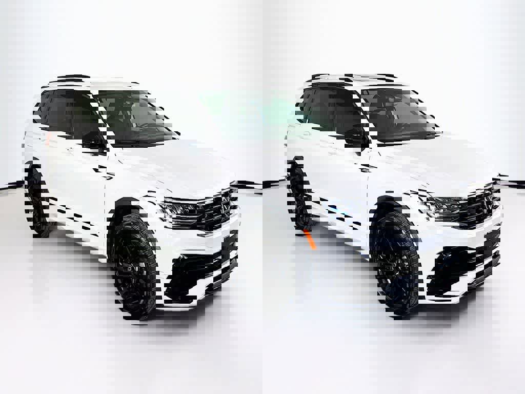 Used 2024 Volkswagen Tiguan SE R-Line image 24