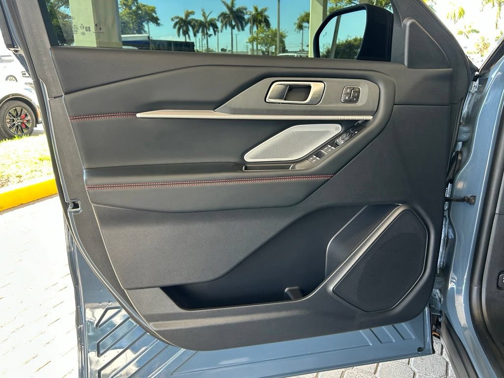 Certified 2025 Ford Explorer ST AWD/4WD image 37