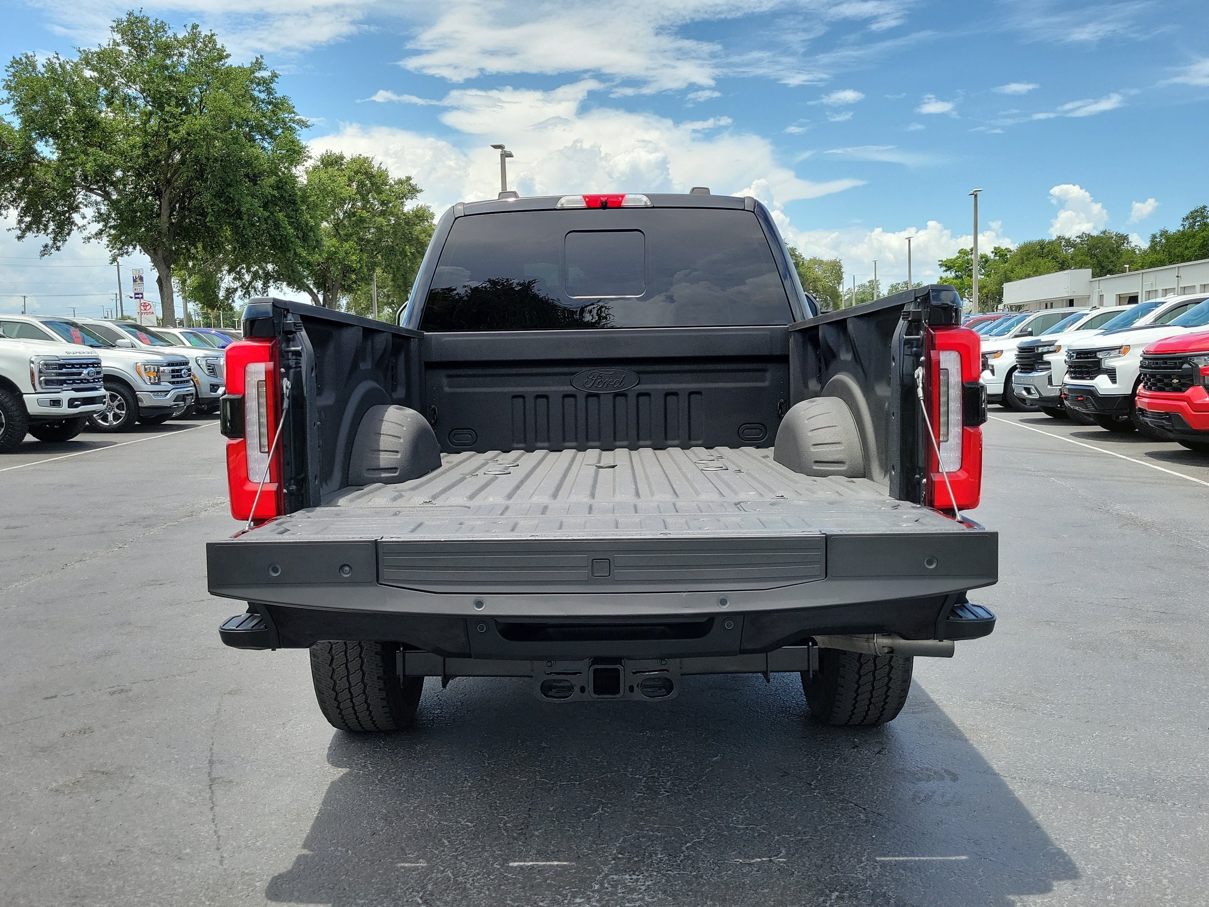 Certified 2024 Ford F250 Platinum AWD/4WD image 9