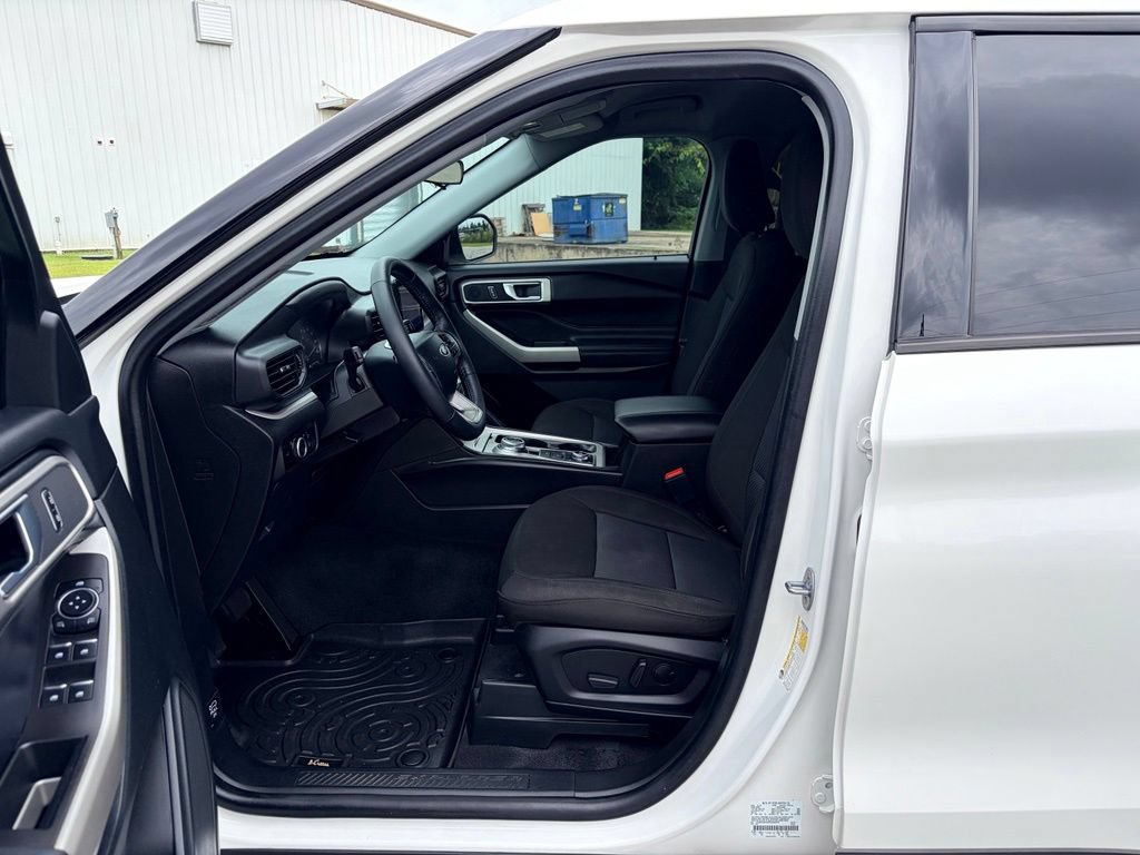 Certified 2024 Ford Explorer XLT w/ Class IV Trailer Tow Package AWD/4WD image 17