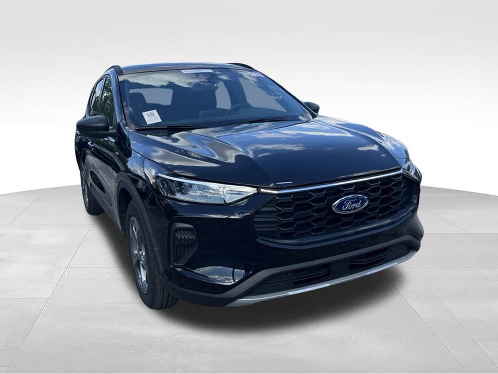 Certified 2025 Ford Escape ST-Line FWD image 2