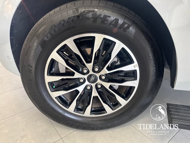 Certified 2025 Ford Expedition Platinum AWD/4WD image 32