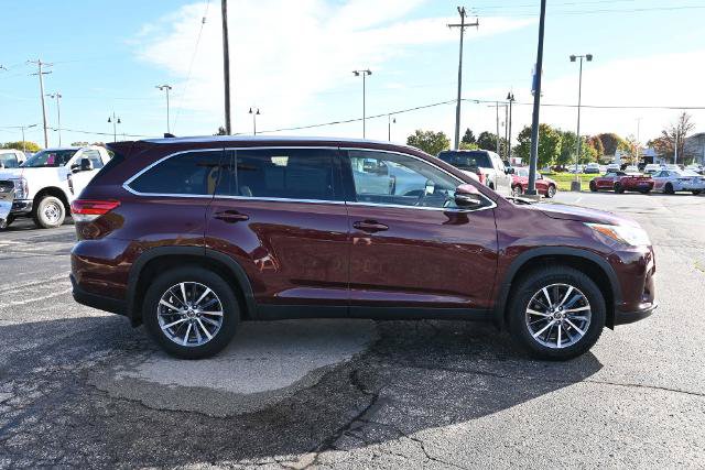 Used 2019 Toyota Highlander XLE AWD/4WD image 8