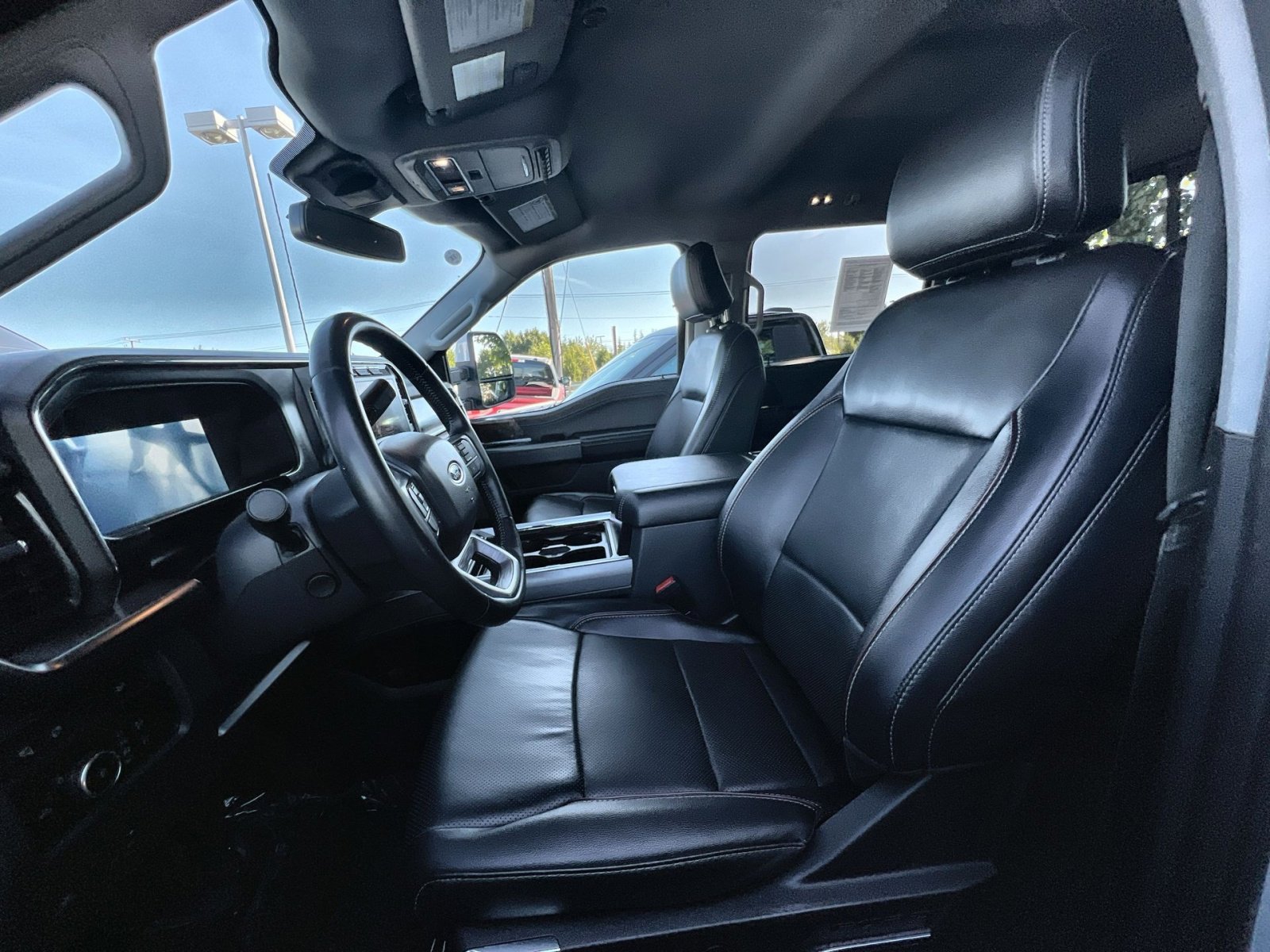 Certified 2023 Ford F250 Lariat w/ Tremor Off-Road Package AWD/4WD image 21