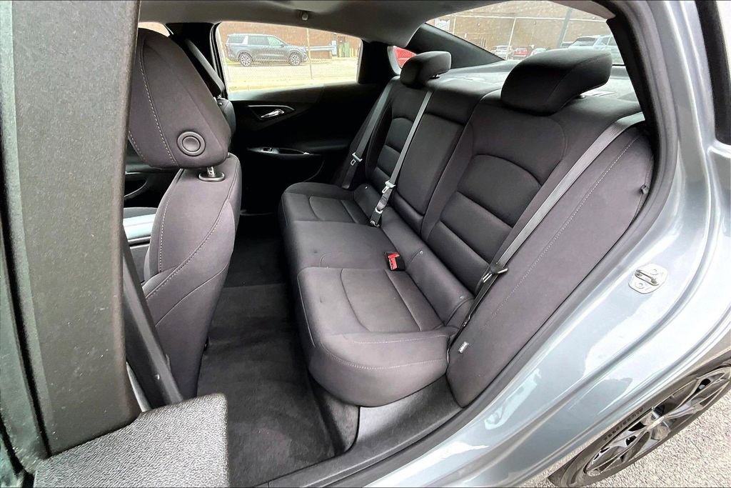 Used 2023 Chevrolet Malibu LT FWD image 25