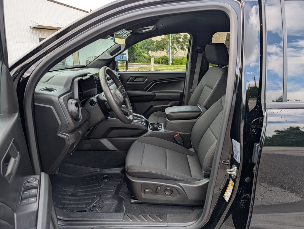 Used 2024 Chevrolet Colorado Trail Boss w/ Technology Package AWD/4WD image 18
