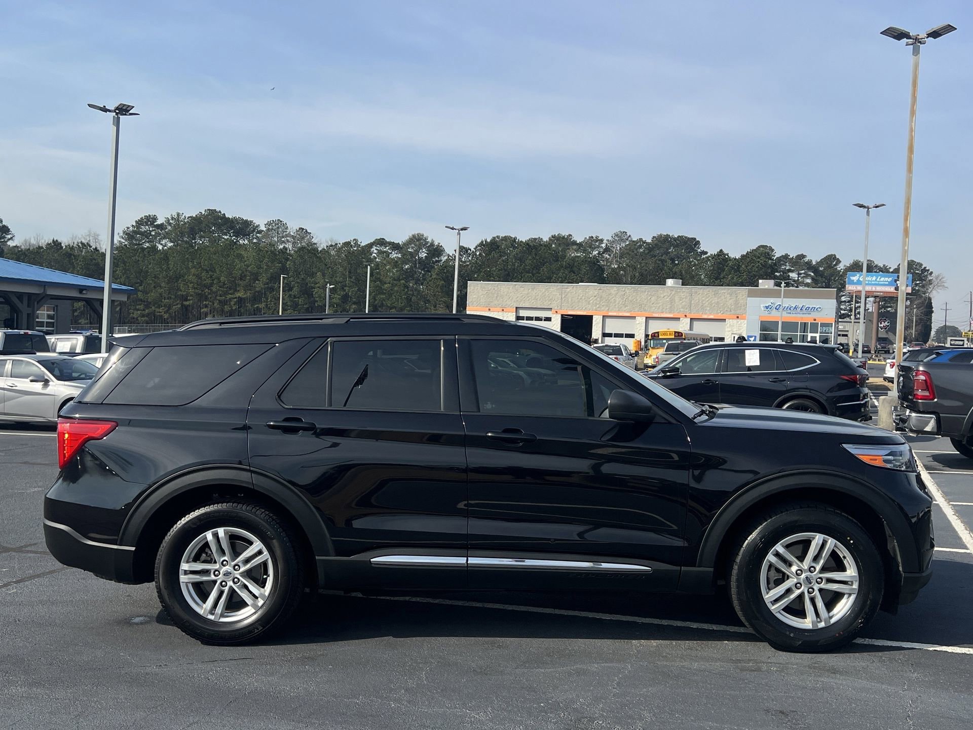 Certified 2022 Ford Explorer XLT w/ Equipment Group 202A image 2