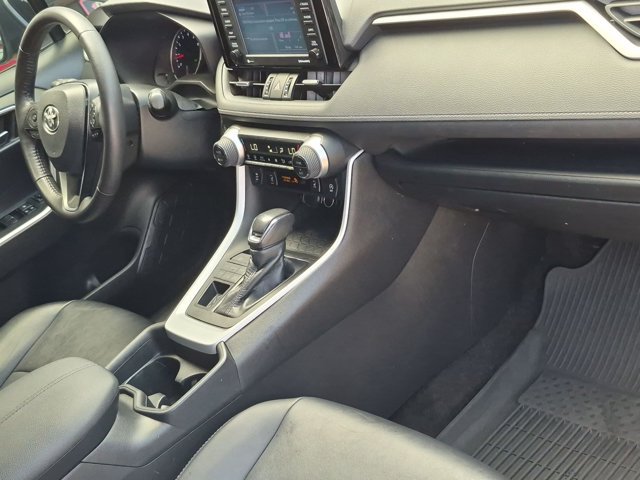 Used 2021 Toyota RAV4 XLE Premium AWD/4WD image 21