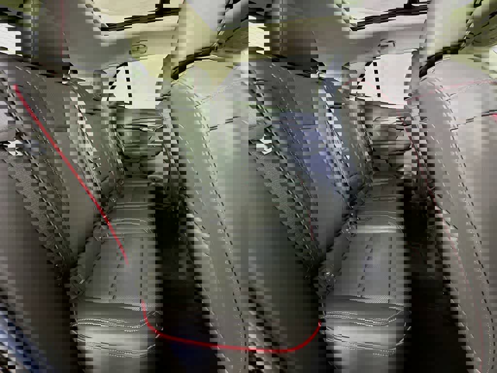 Used 2023 Buick Envision Essence w/ Sport Touring Package image 32