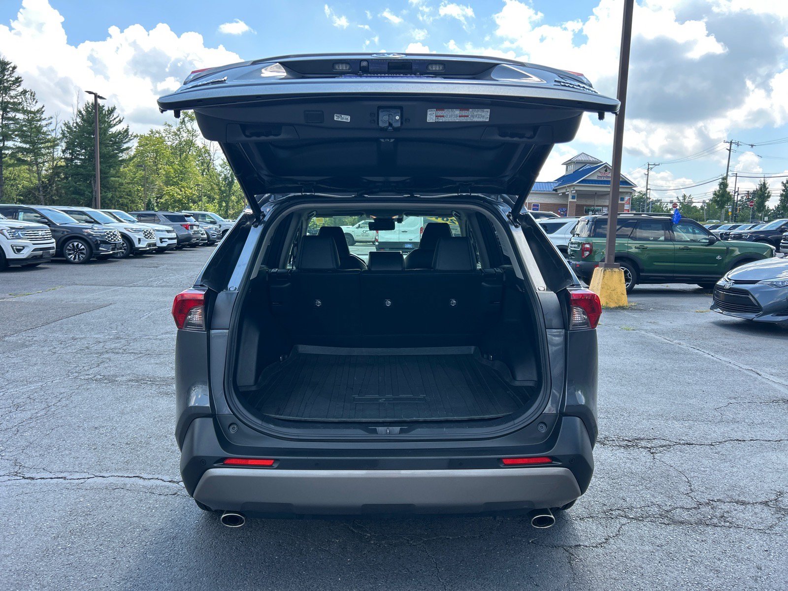 Used 2019 Toyota RAV4 Limited w/ Carpet Mat Package AWD/4WD image 13