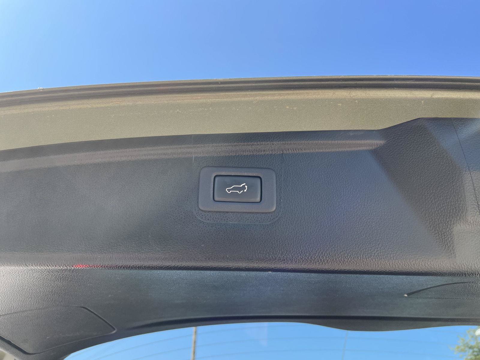 Used 2018 Subaru Outback 3.6R Touring AWD/4WD image 37