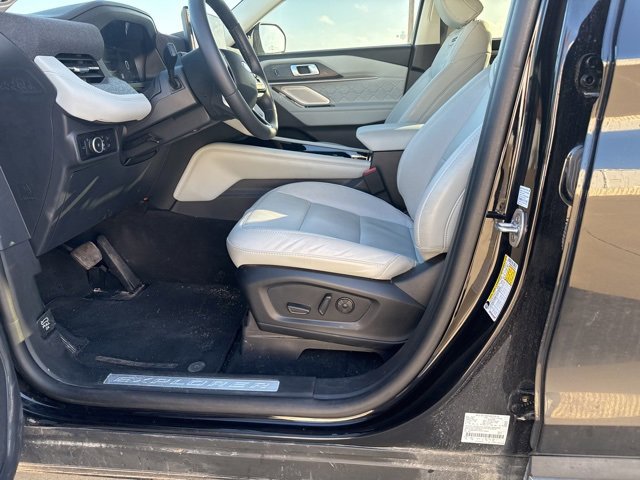 Certified 2025 Ford Explorer Platinum w/ Ultimate Package image 10