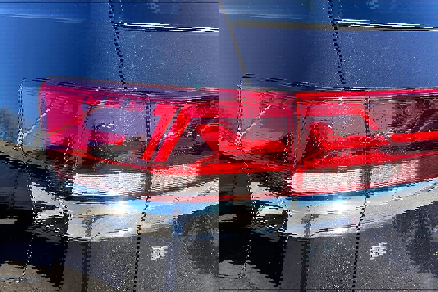 Used 2025 Volkswagen Atlas SE image 23