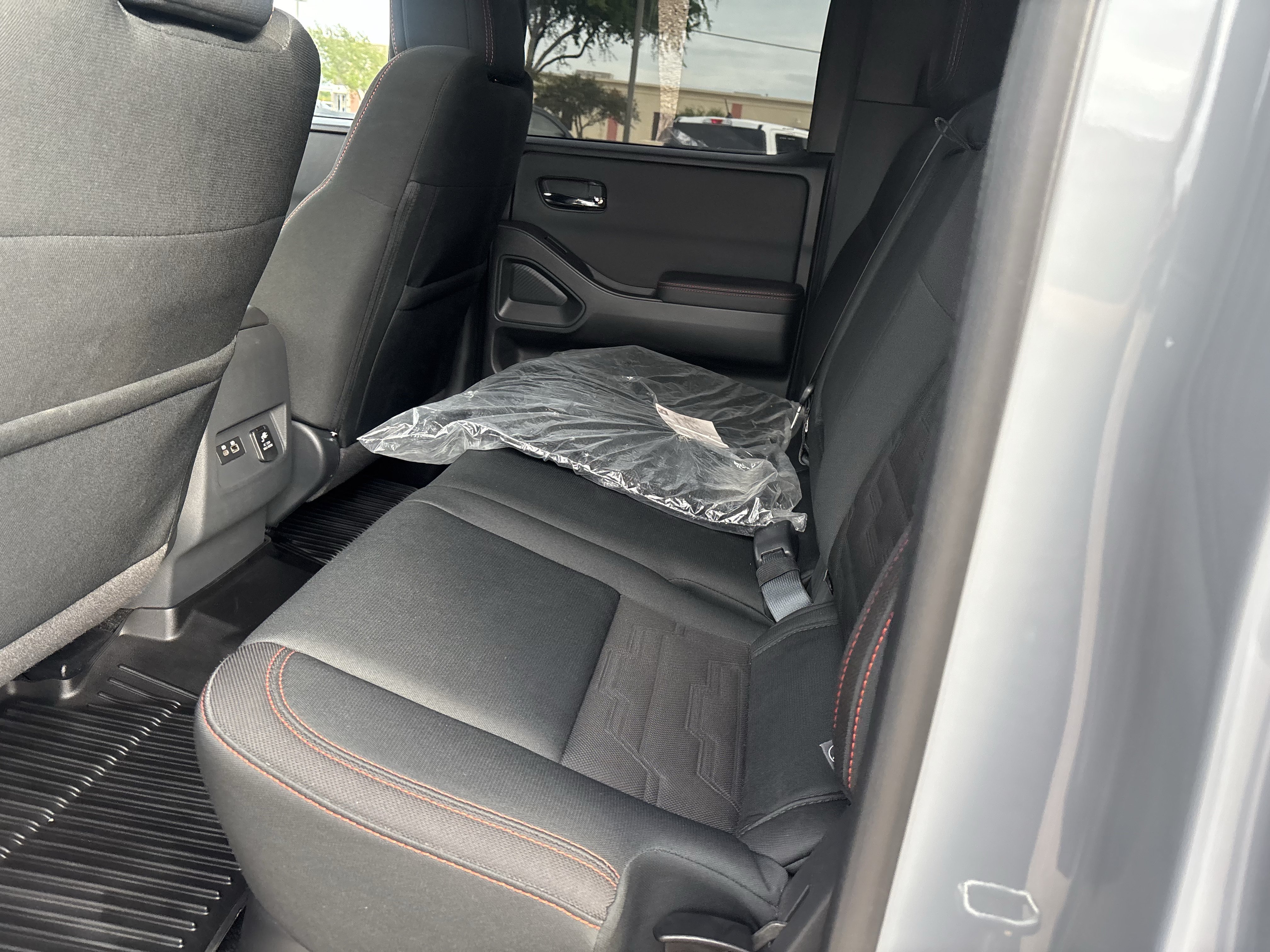 Used 2022 Nissan Frontier Pro-X RWD image 15