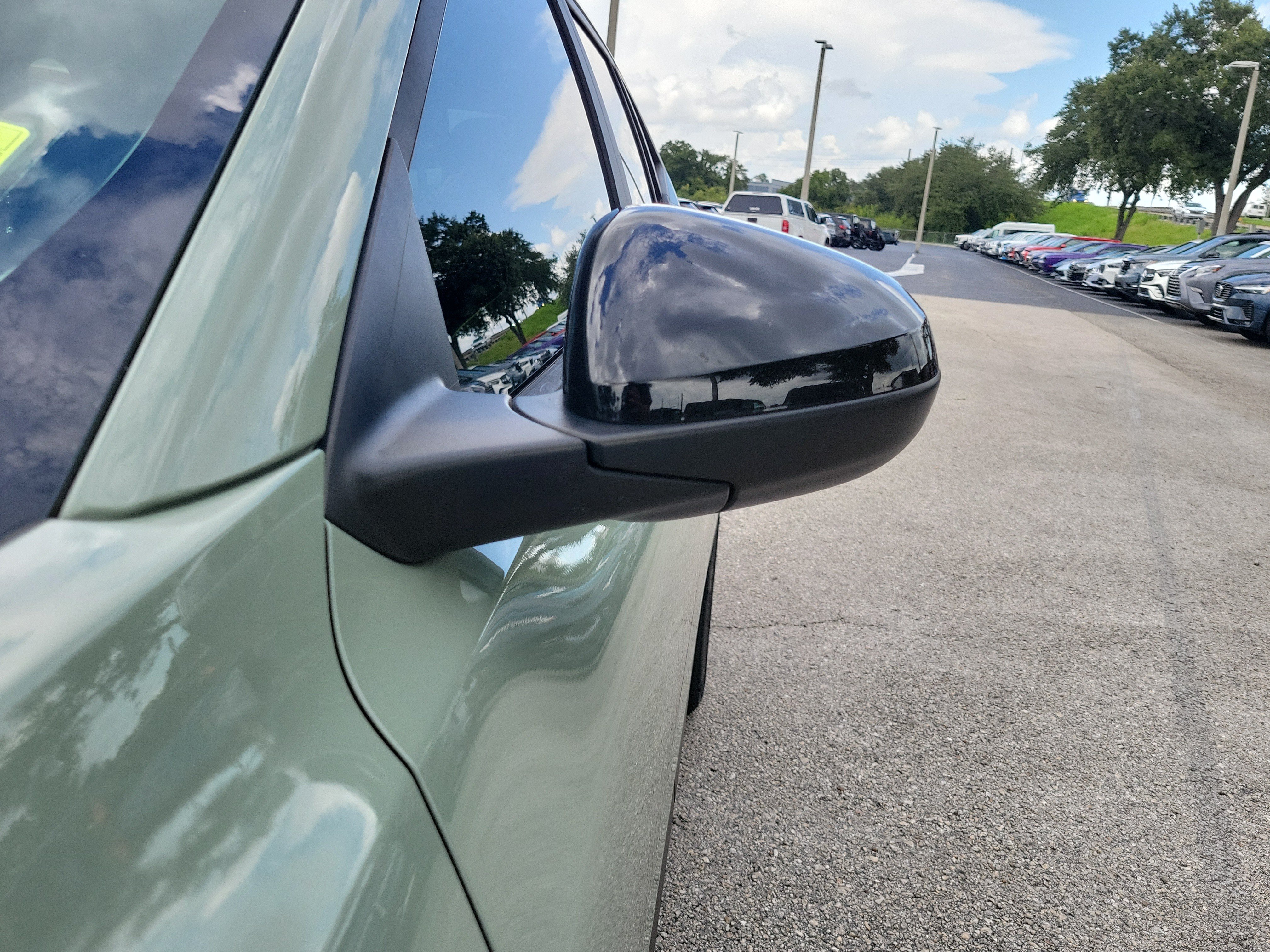 Used 2024 Chevrolet Trax ACTIV w/ Sunroof Package FWD image 4