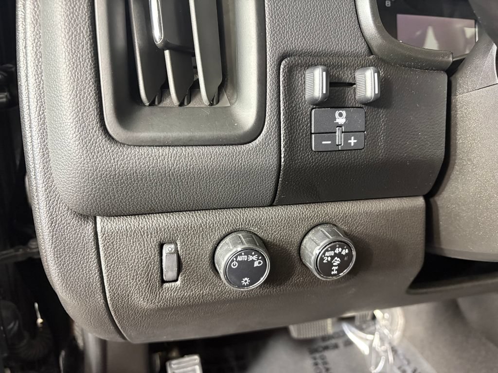 Used 2022 Chevrolet Colorado ZR2 w/ ZR2 Midnight Special Edition AWD/4WD image 14