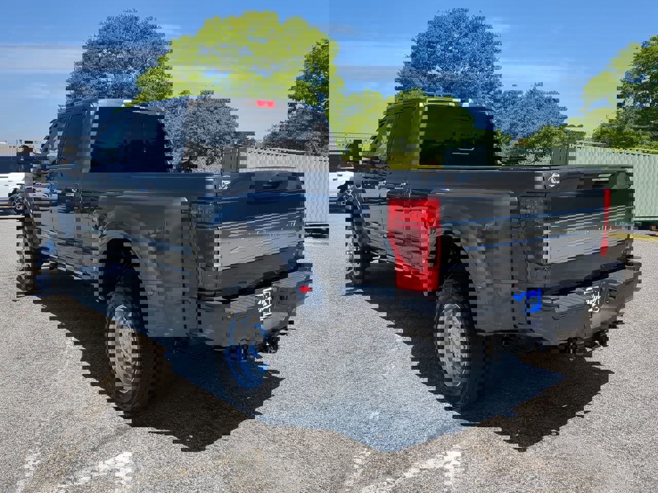 Certified 2020 Ford F450 Platinum w/ FX4 Off-Road Package image 2