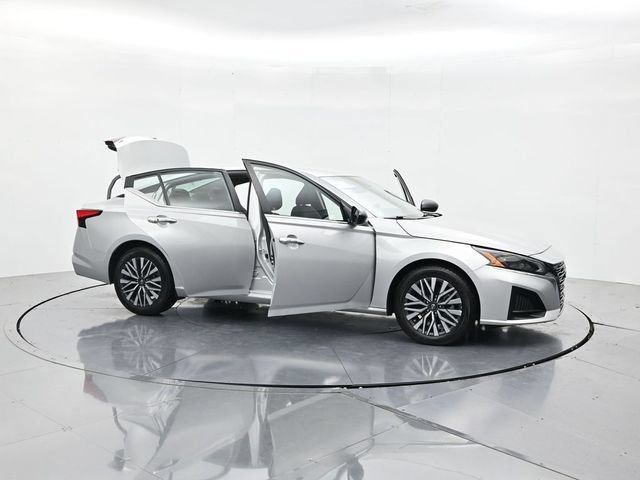 Used 2024 Nissan Altima 2.5 SV FWD image 51