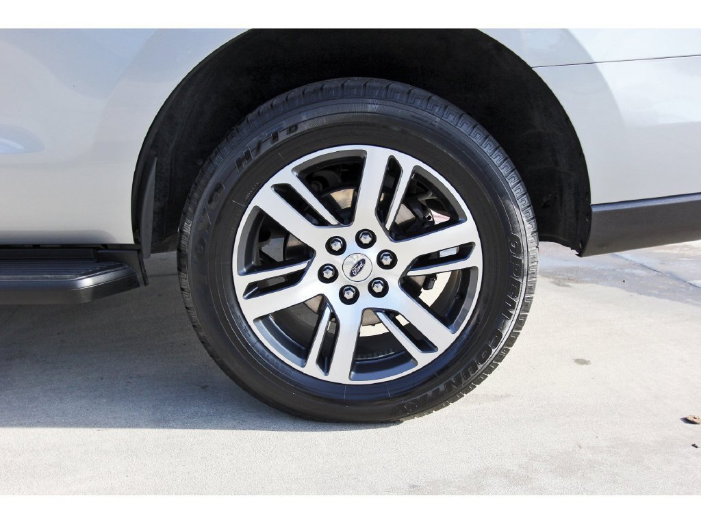 Certified 2024 Ford Expedition XLT RWD image 39