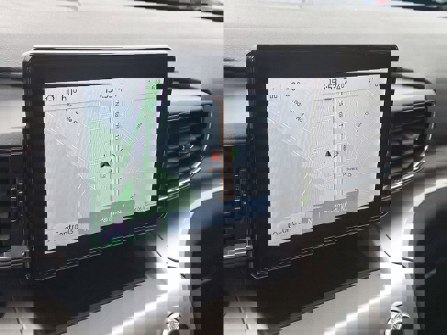 Certified 2022 Ford Explorer XLT w/ Equipment Group 202A image 18