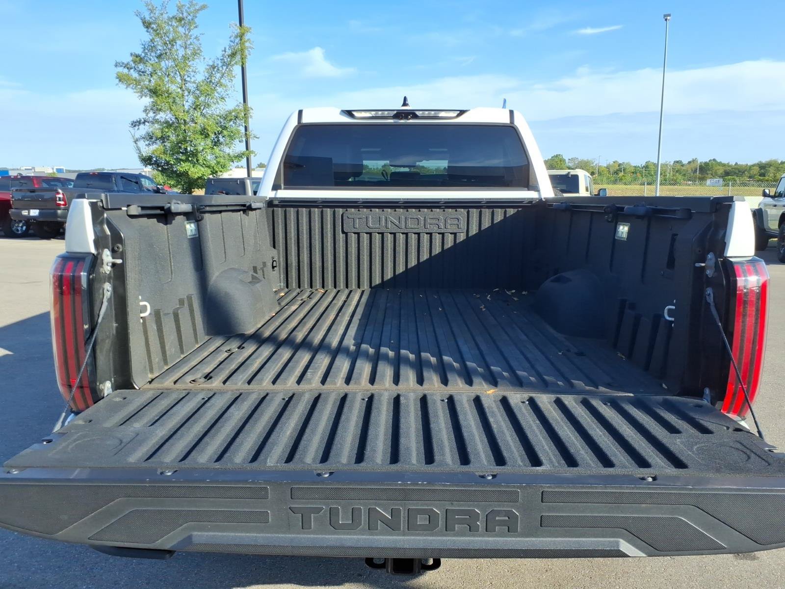 Used 2022 Toyota Tundra Platinum w/ Advanced Package AWD/4WD image 16