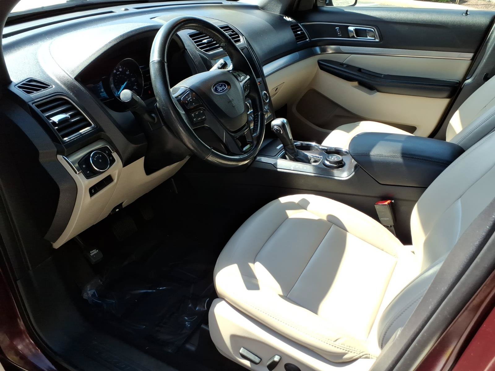 Certified 2019 Ford Explorer XLT w/ Equipment Group 202A AWD/4WD image 11