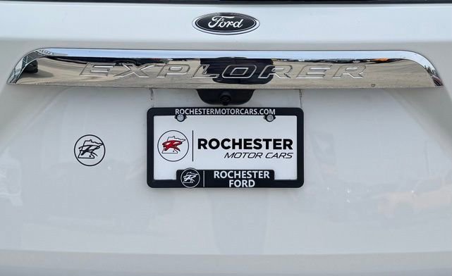 Certified 2022 Ford Explorer XLT w/ Equipment Group 202A AWD/4WD image 42