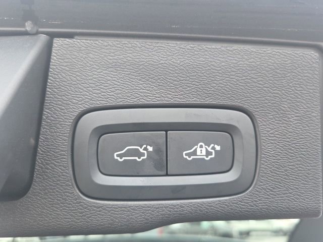 Used 2021 Volvo XC60 T5 Inscription image 19