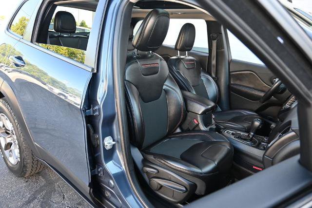 Used 2019 Jeep Cherokee Trailhawk w/ Comfort/Convenience Group AWD/4WD image 23