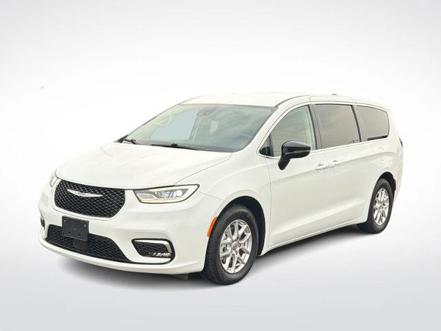 Used 2024 Chrysler Pacifica Touring-L FWD image 4