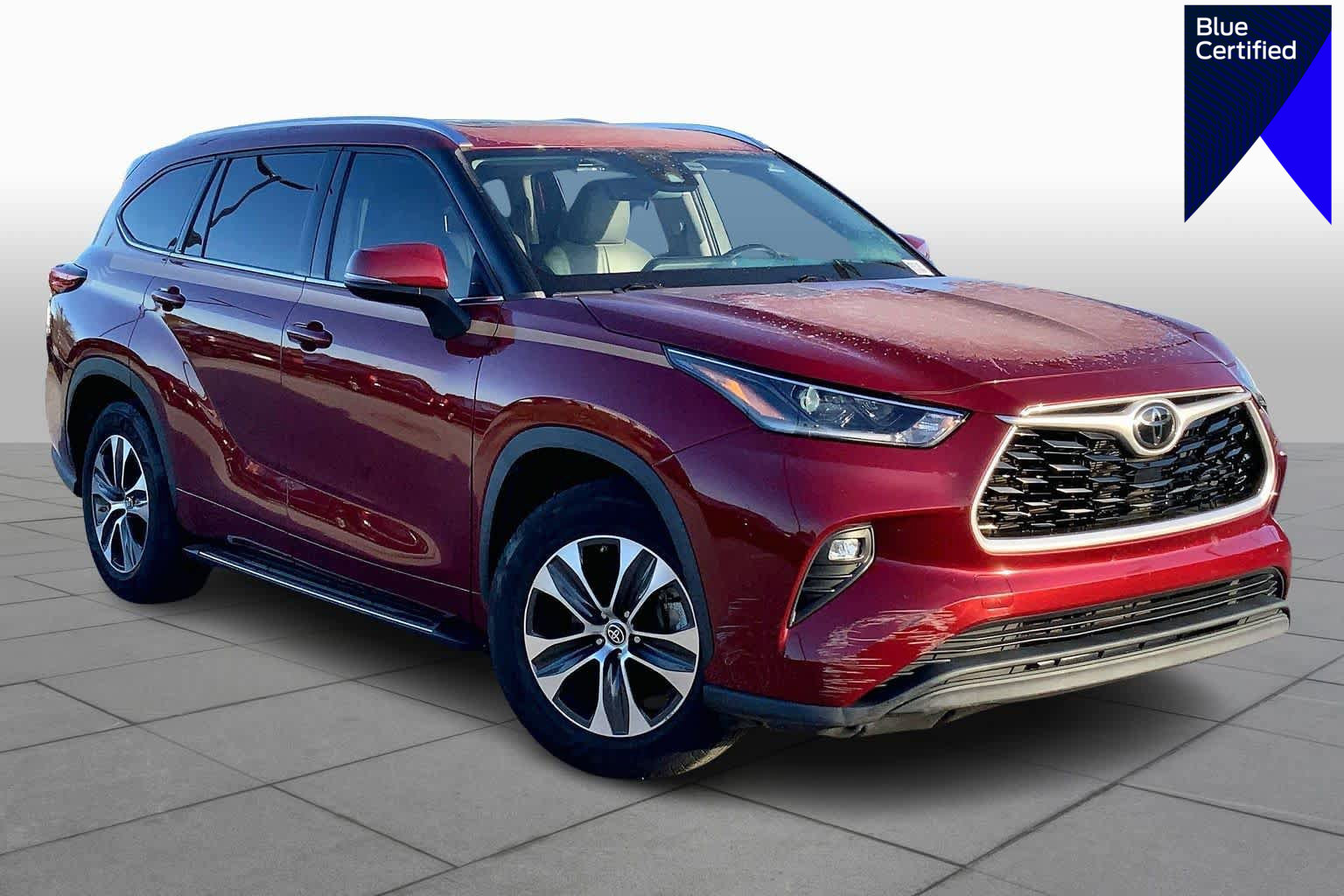 Used 2021 Toyota Highlander XLE image 1