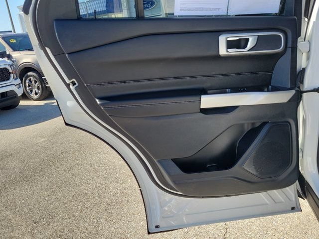 Certified 2022 Ford Explorer XLT w/ Equipment Group 202A RWD image 14