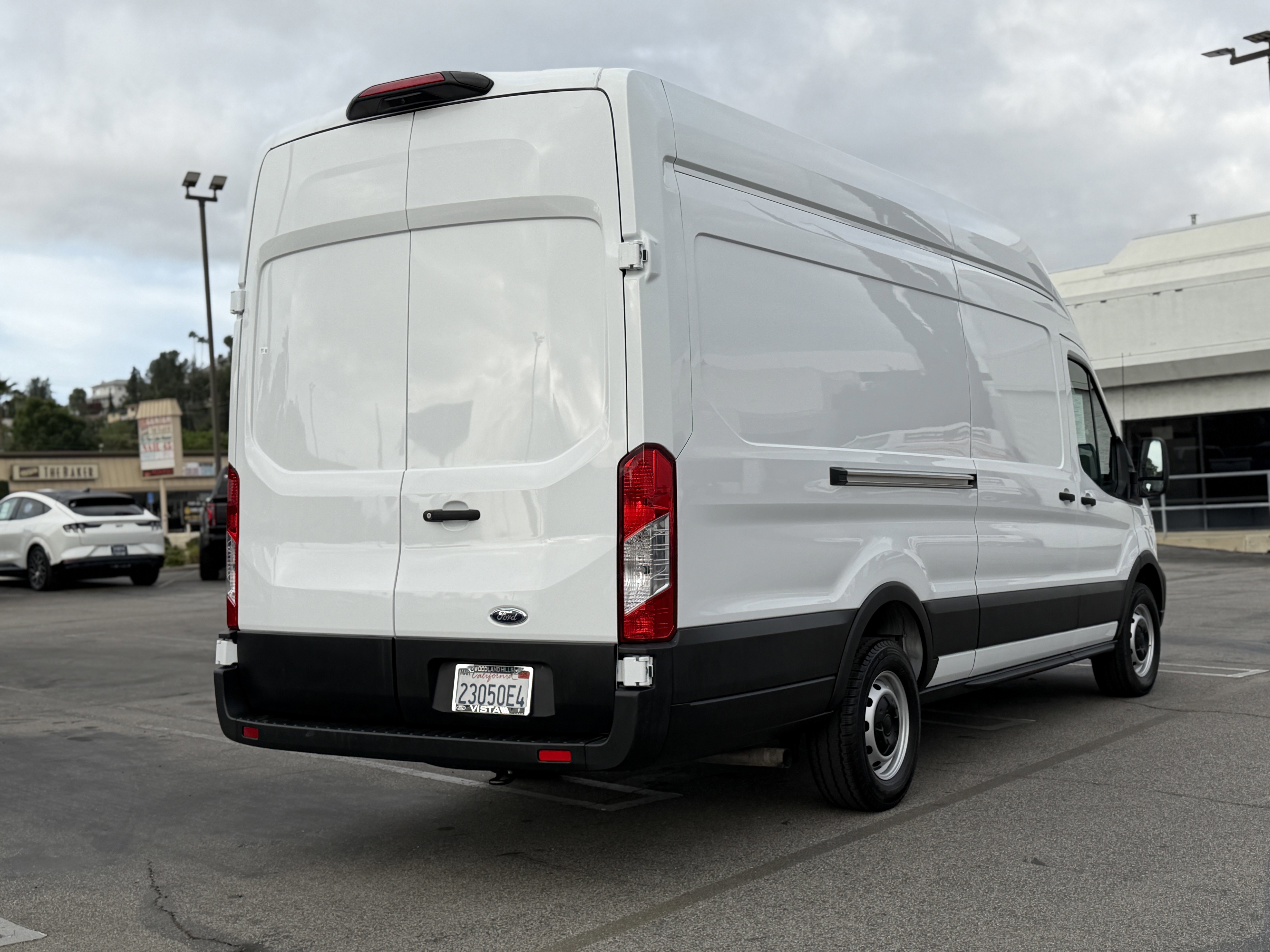 Certified 2023 Ford Transit 350 148 High Roof Extended image 5