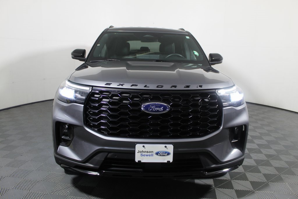 Certified 2025 Ford Explorer ST-Line w/ ST-Line Street Pack image 6