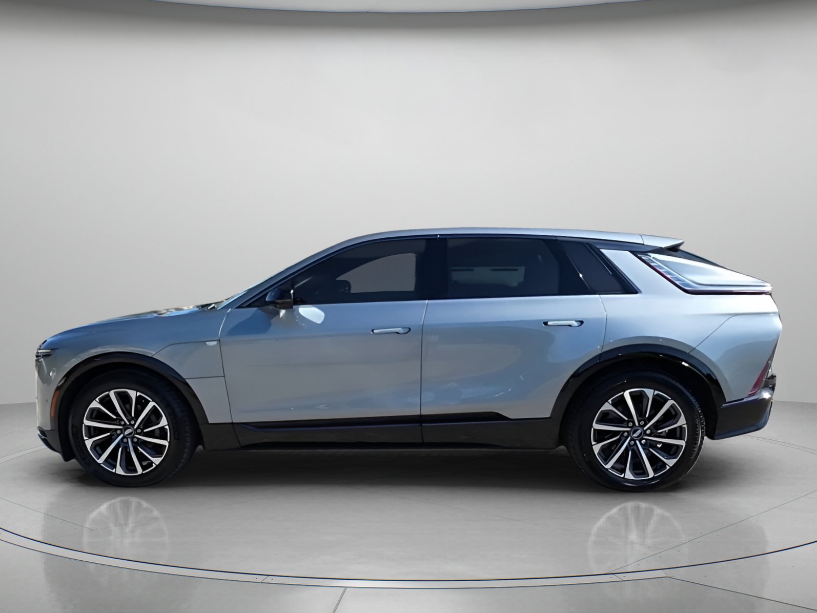 Used 2024 Cadillac Lyriq Sport image 17