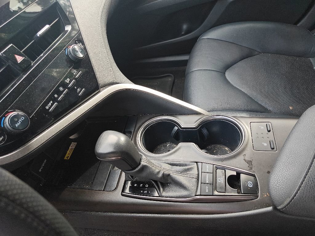 Used 2022 Toyota Camry XSE FWD image 12