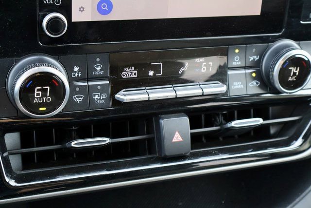 Used 2024 Toyota Highlander LE image 31