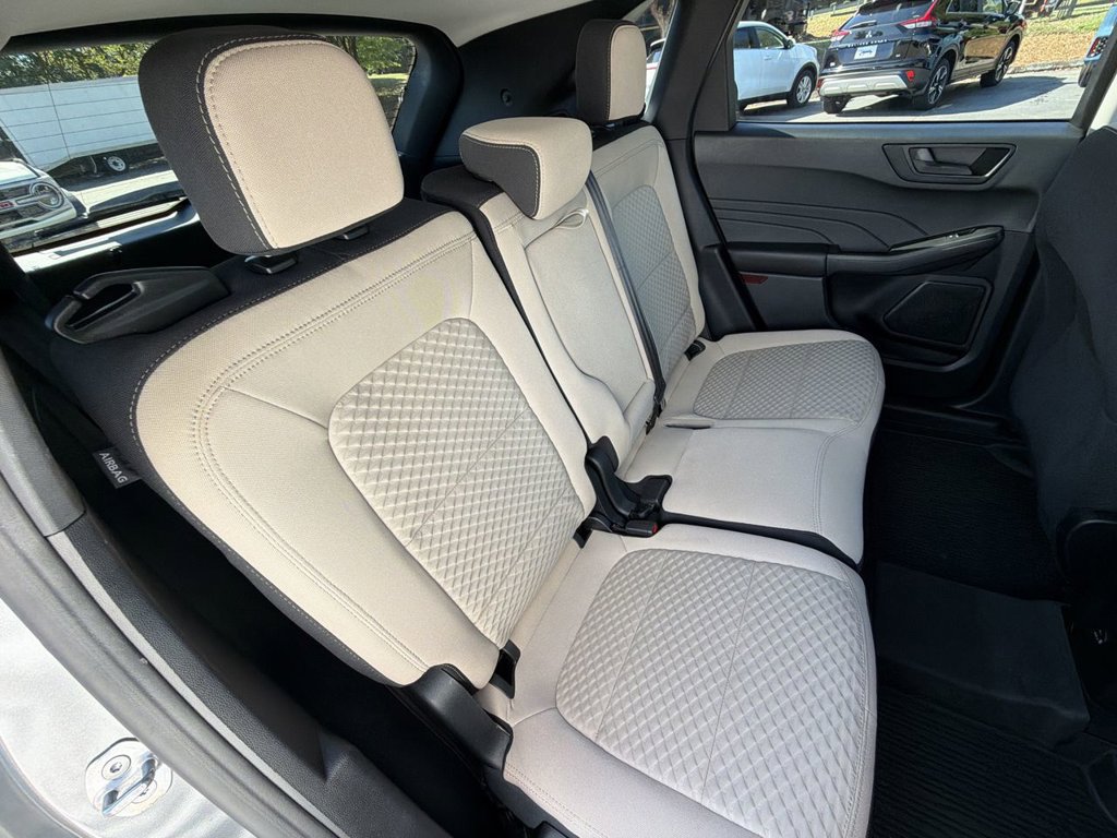 Certified 2022 Ford Escape SE w/ SE Sport Appearance Package FWD image 27