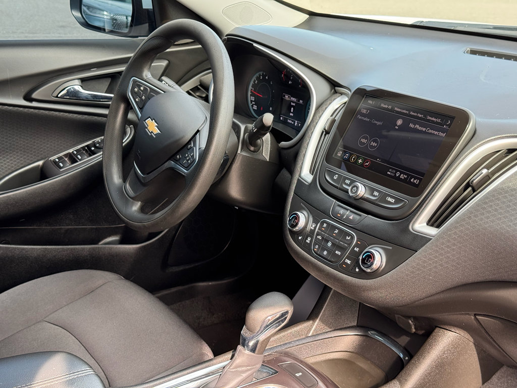Used 2022 Chevrolet Malibu LT FWD image 16