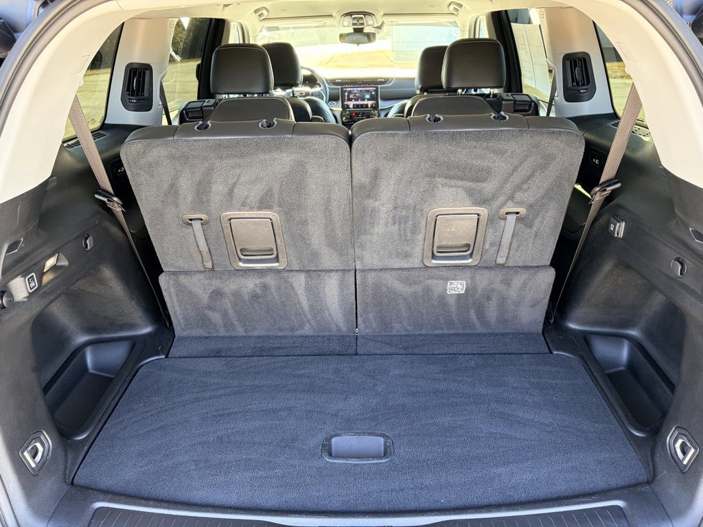 Used 2024 Jeep Grand Cherokee L Limited w/ MOPAR Finishing Package image 29