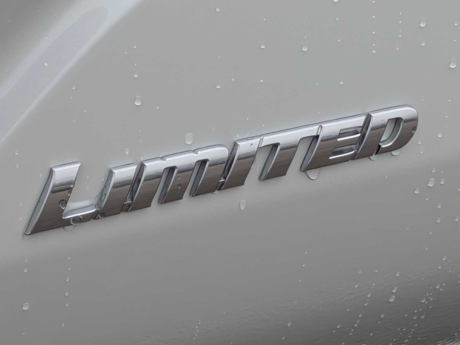 Used 2025 Toyota 4Runner Limited AWD/4WD image 13