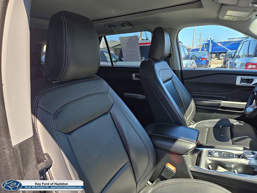 Certified 2023 Ford Explorer XLT w/ Equipment Group 202A AWD/4WD image 30